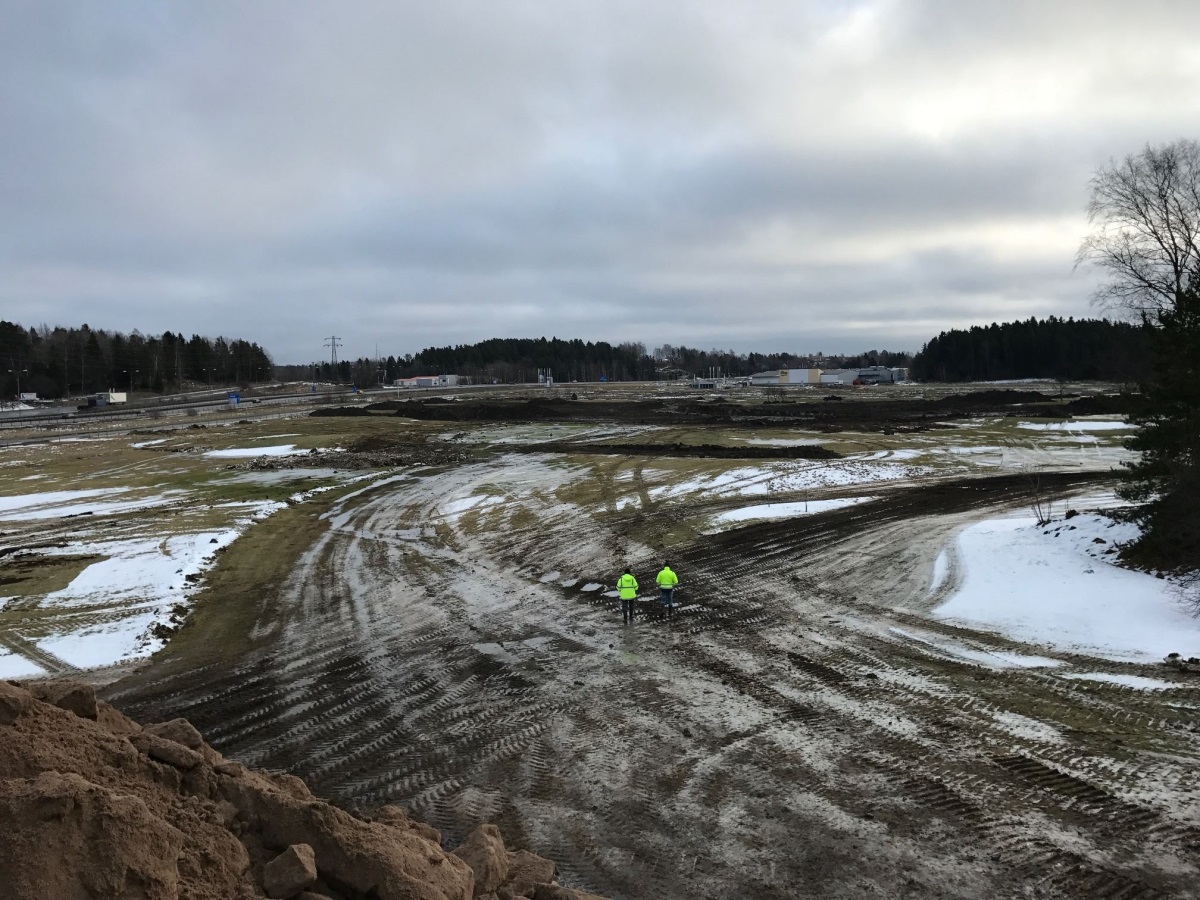 Bil från Sandlagring beläggen på gamla 1:an Österled